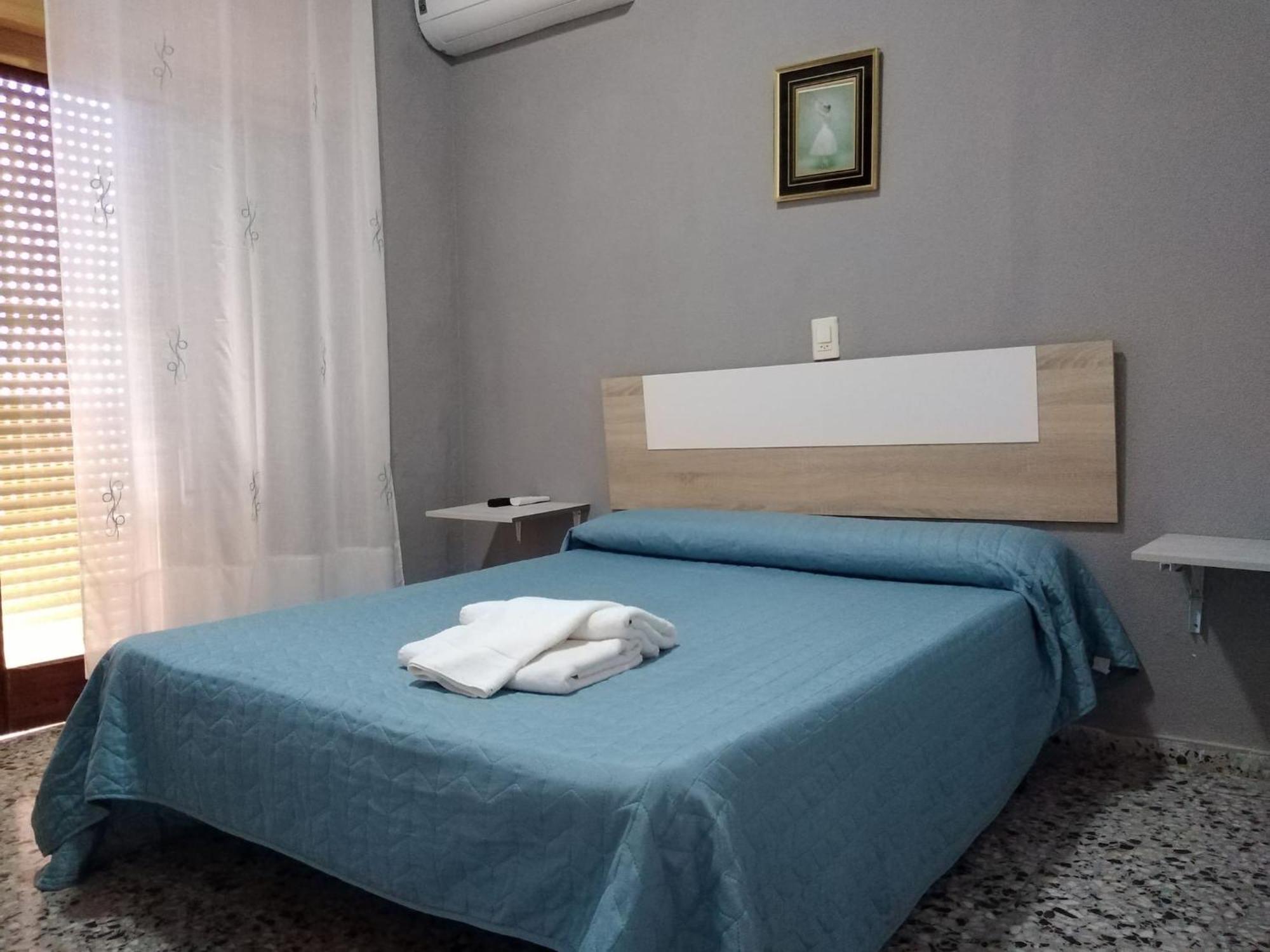 Habitaciones de Hostal a Primera linea de playa en Cullera Exterior foto
